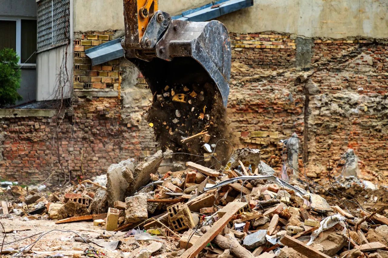 Construction debris removal Connecticut — Pomito Junk Removal